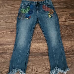 Embroidered Blue Cropped Jeans